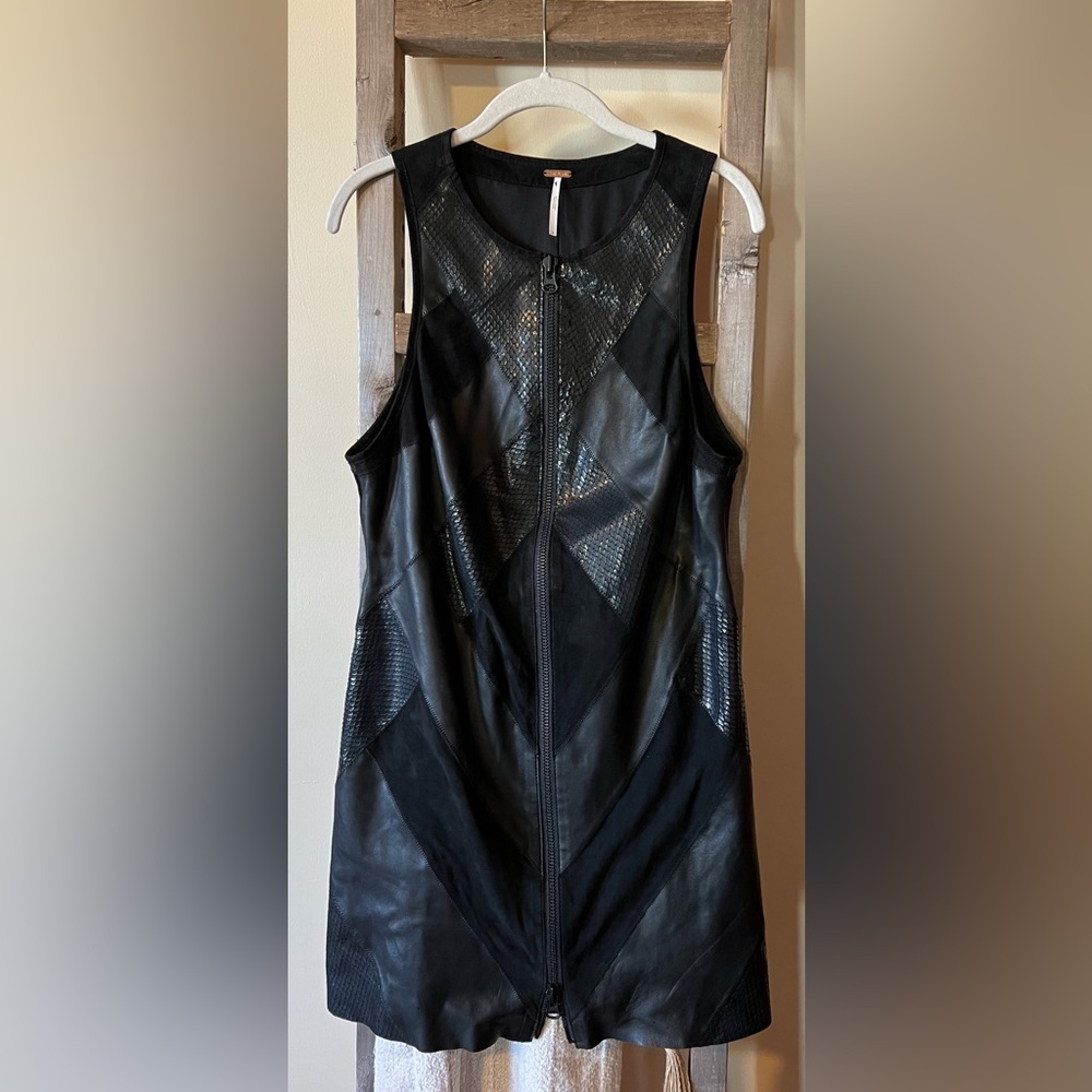 100% leather Free People Black Geometric Mini Dress size 6 - Picture 3 of 7